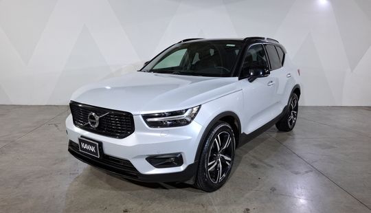 Volvo • XC40
