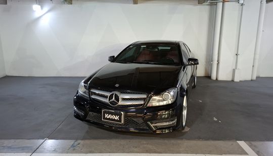 Mercedes Benz • Clase C
