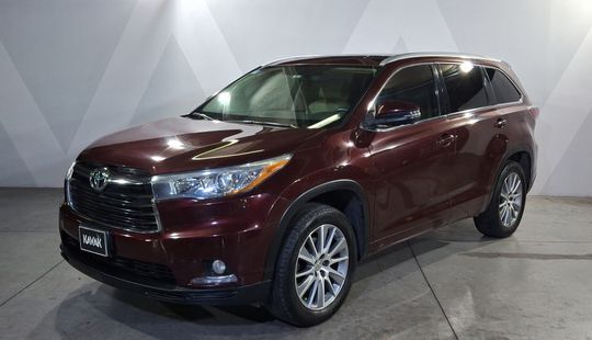Toyota • Highlander