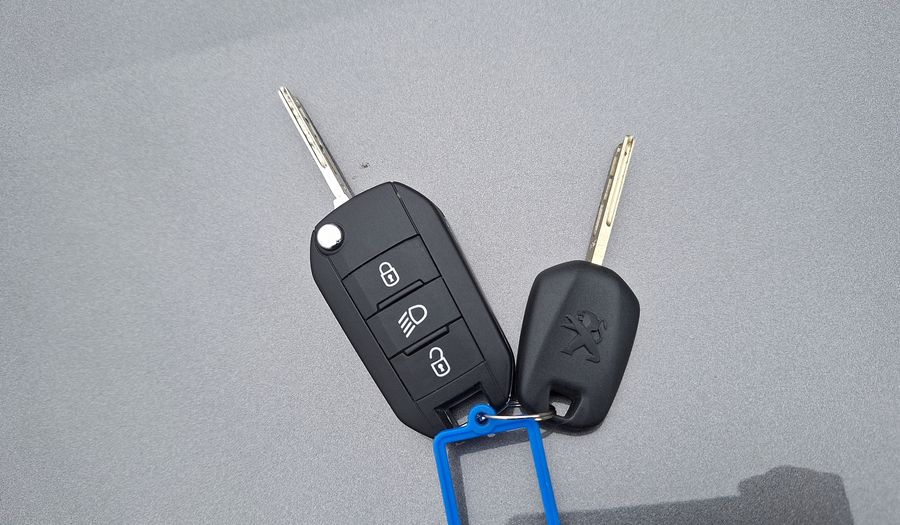 Peugeot 208 1.2 PURETECH 75 HP ACTIVE PACK Hatchback 2022