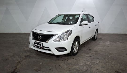 Nissan • Versa