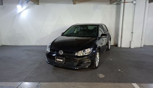 Volkswagen • Golf