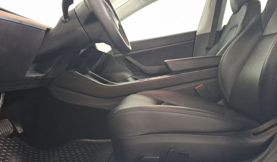 Tesla Model 3 STANDARD RANGE PLUS Sedan 2020