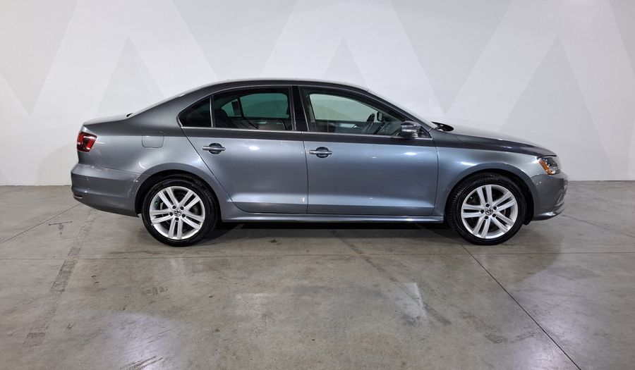 Volkswagen Jetta 2.5 SPORTLINE MT Sedan 2017