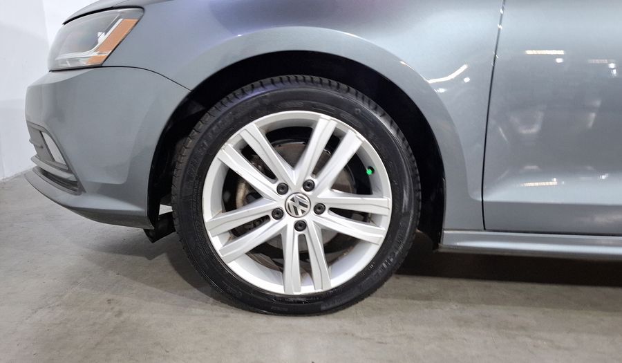 Volkswagen Jetta 2.5 SPORTLINE MT Sedan 2017