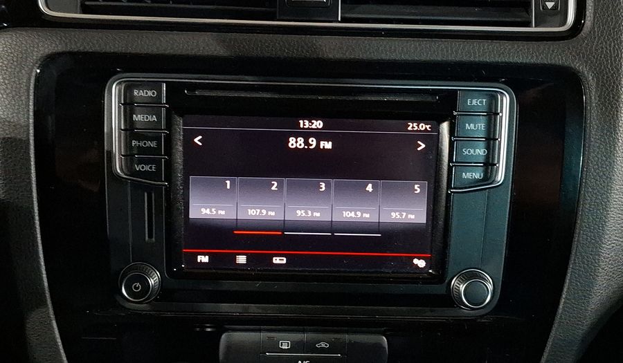 Volkswagen Jetta 2.5 SPORTLINE MT Sedan 2017