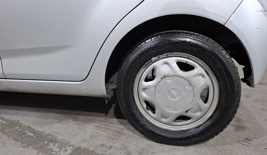 Chevrolet Spark 1.2 LT B MT Hatchback 2015