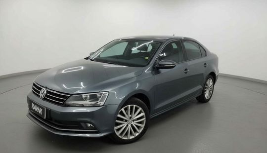 Volkswagen • Jetta