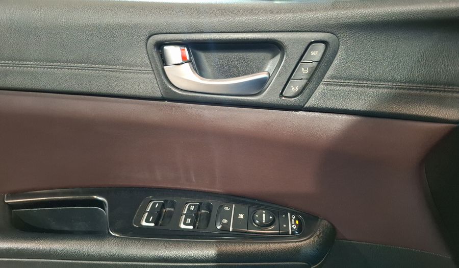 Kia Optima 2.0 TURBO GDI SXL AT Sedan 2017