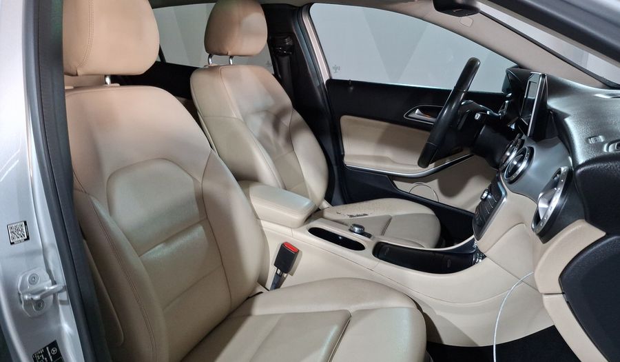 Mercedes Benz Clase Gla 1.6 GLA 200 CGI SPORT Suv 2017