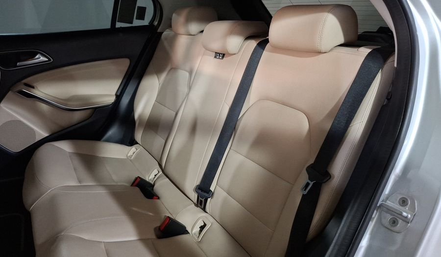 Mercedes Benz Clase Gla 1.6 GLA 200 CGI SPORT Suv 2017