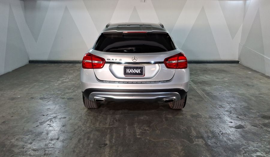 Mercedes Benz Clase Gla 1.6 GLA 200 CGI SPORT Suv 2017