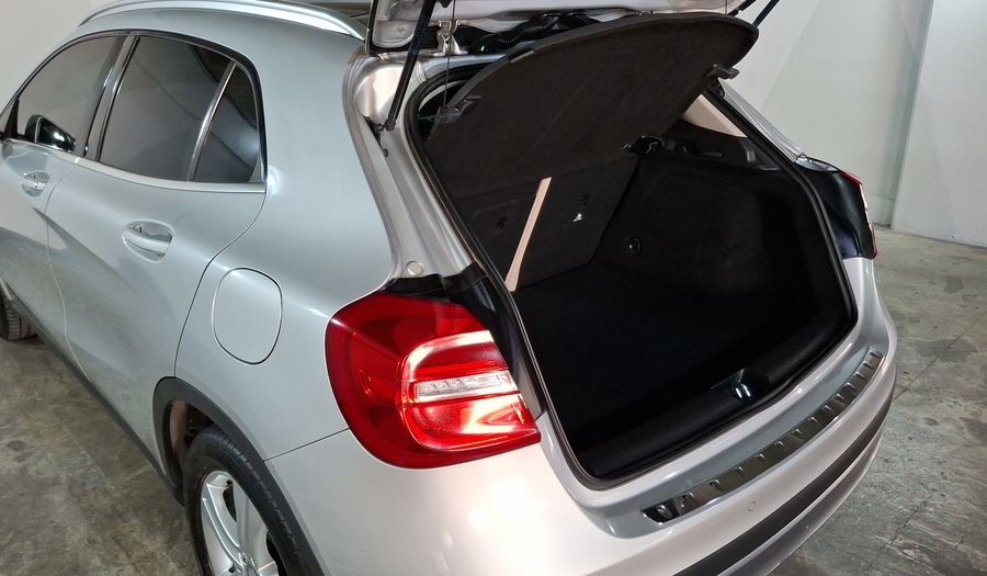 Mercedes Benz Clase Gla 1.6 GLA 200 CGI SPORT Suv 2017