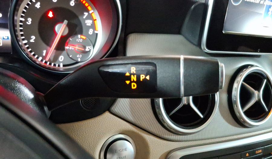 Mercedes Benz Clase Gla 1.6 GLA 200 CGI SPORT Suv 2017