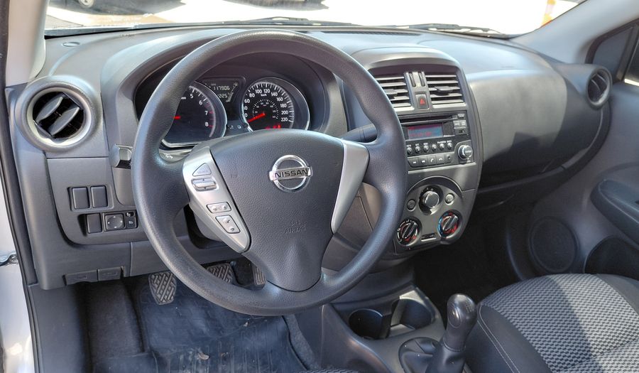 Nissan Versa 1.6 SENSE Sedan 2018