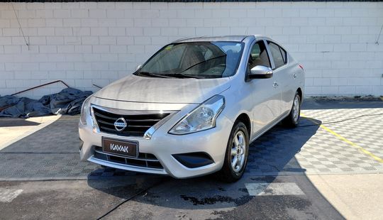 Nissan • Versa