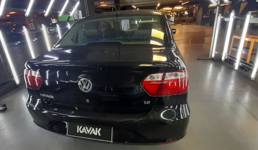 Volkswagen Voyage 1.6 COMFORTLINE Sedan 2013