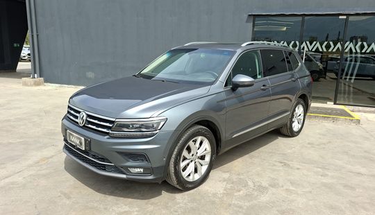 Volkswagen • Tiguan