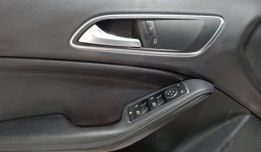 Mercedes Benz Clase Gla 1.6 GLA 180 CGI Suv 2017