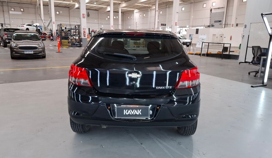 Chevrolet Onix 1.4 LTZ Hatchback 2013