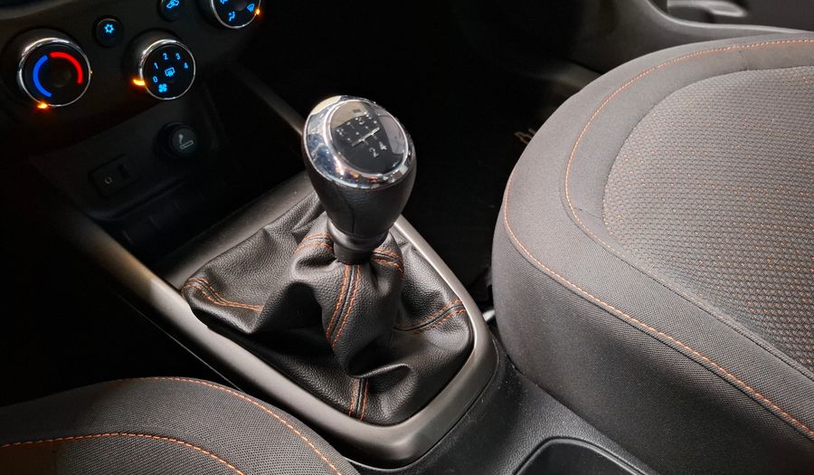 Chevrolet Onix 1.4 LTZ Hatchback 2013