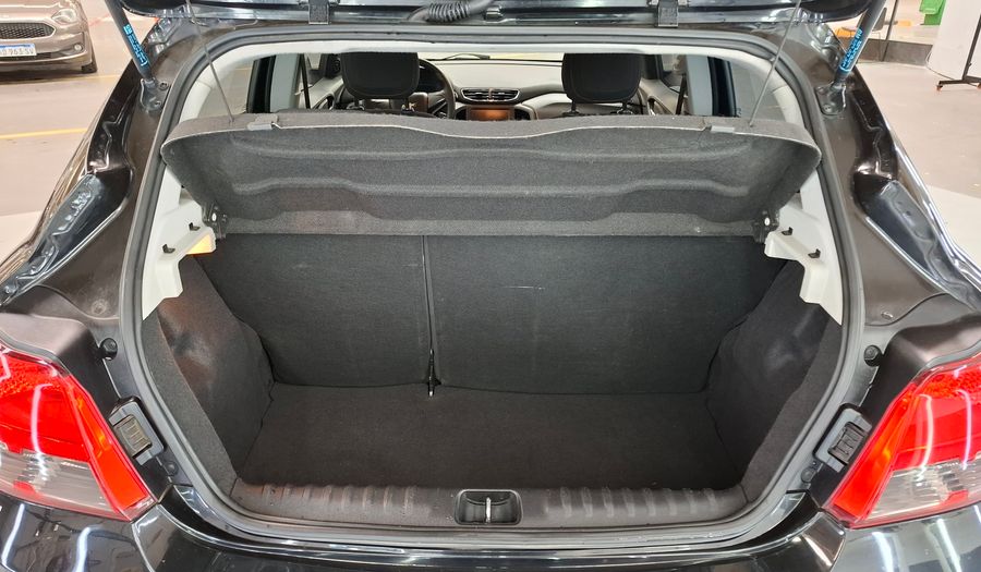 Chevrolet Onix 1.4 LTZ Hatchback 2013