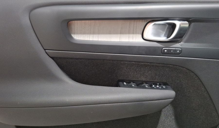 Volvo Xc40 2.0 B4 MHEV PLUS AUTO Suv 2024