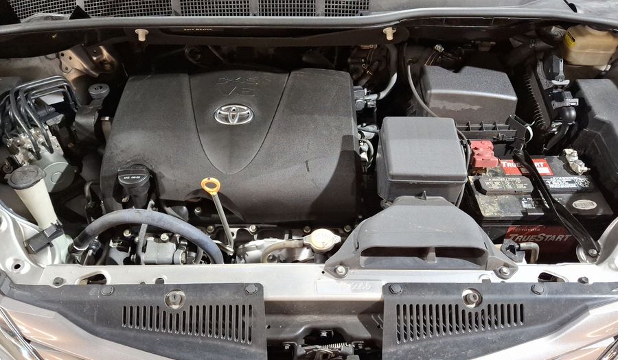 Toyota Sienna 3.5 XLE AT Minivan 2017