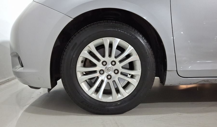 Toyota Sienna 3.5 XLE AT Minivan 2017