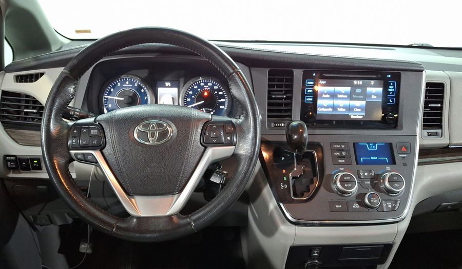 Toyota Sienna 3.5 XLE AT Minivan 2017