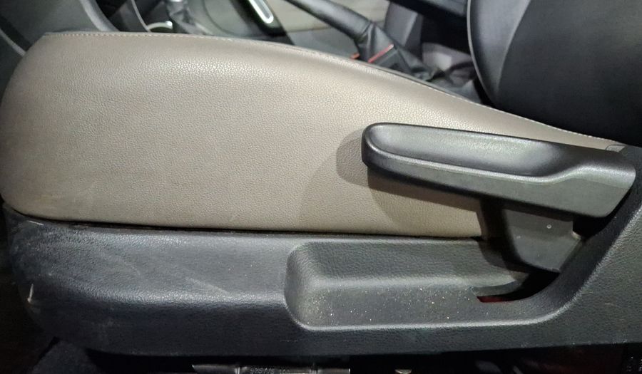 Volkswagen Beetle 2.5 SPORT PAQUETE BASICO TIPTRONIC Hatchback 2015