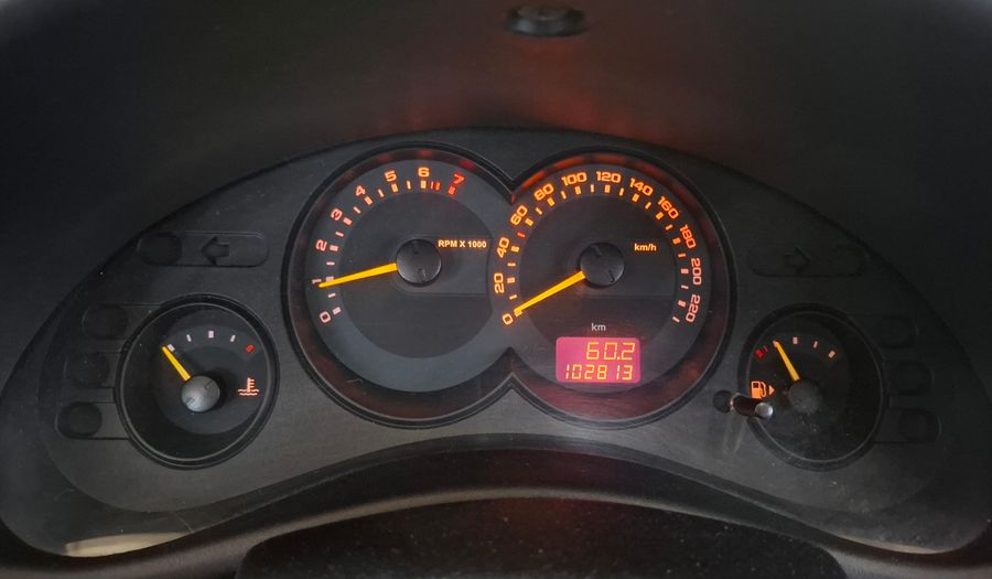 Chevrolet Corsa Classic 1.4 CLASSIC LIFE MT Hatchback 2010