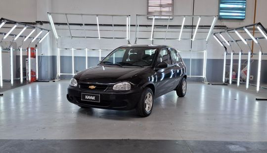 Chevrolet • Corsa Classic