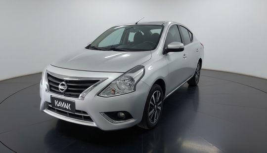 Nissan • Versa
