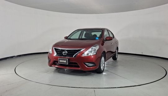 Nissan • Versa