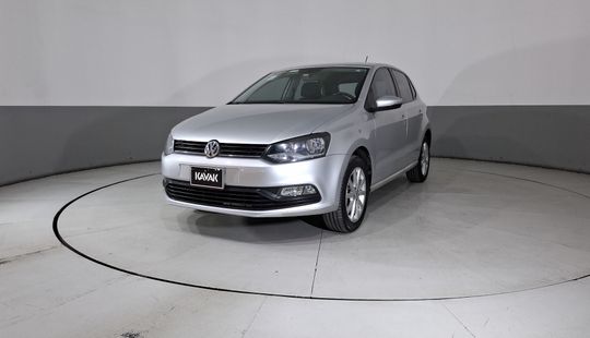 Volkswagen • Polo