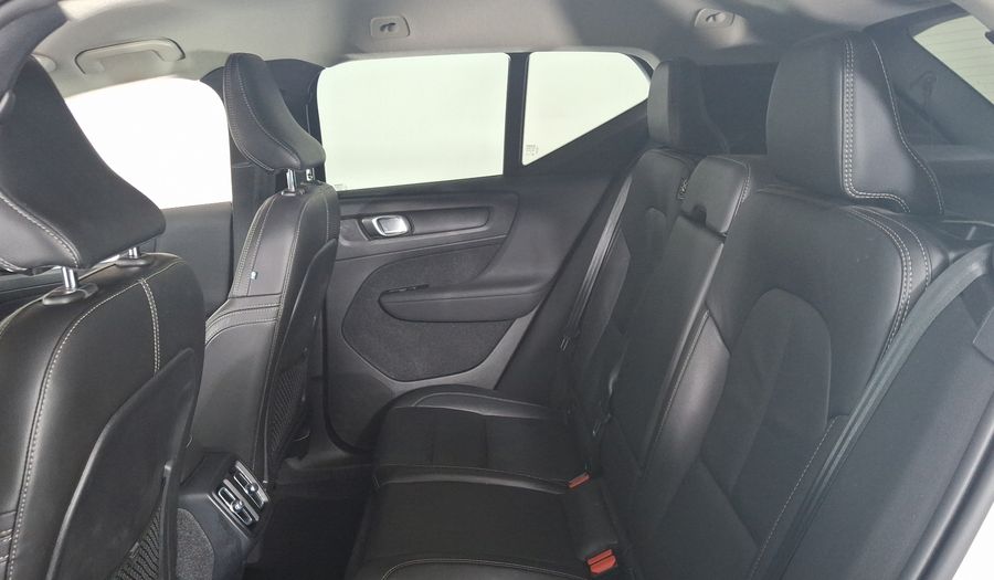 Volvo Xc40 2.0 T4 MOMENTUM AUTO Suv 2022