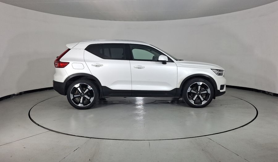 Volvo Xc40 2.0 T4 MOMENTUM AUTO Suv 2022