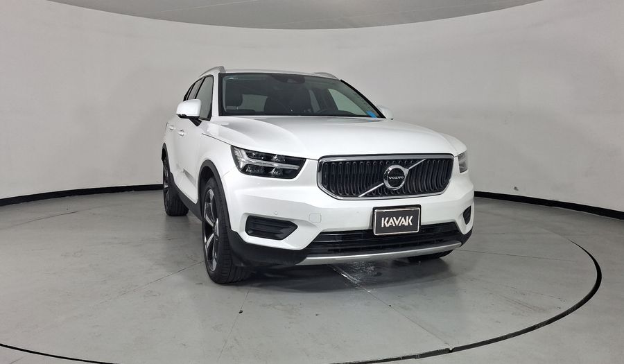 Volvo Xc40 2.0 T4 MOMENTUM AUTO Suv 2022