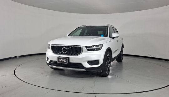 Volvo • XC40