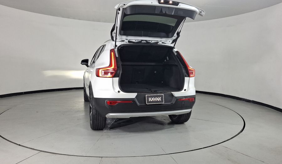 Volvo Xc40 2.0 T4 MOMENTUM AUTO Suv 2022