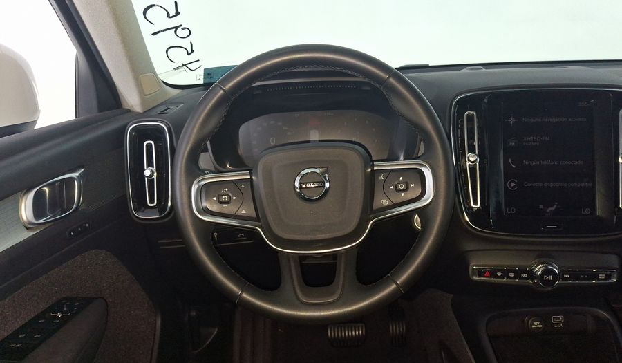 Volvo Xc40 2.0 T4 MOMENTUM AUTO Suv 2022