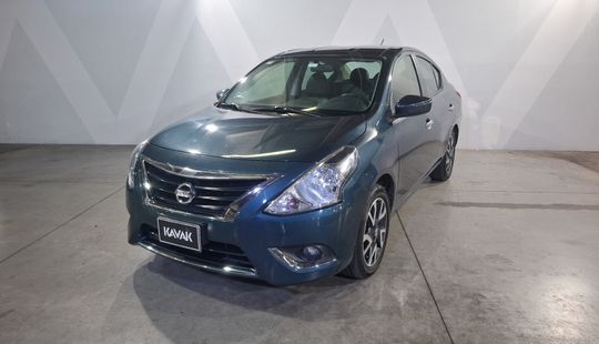 Nissan • Versa