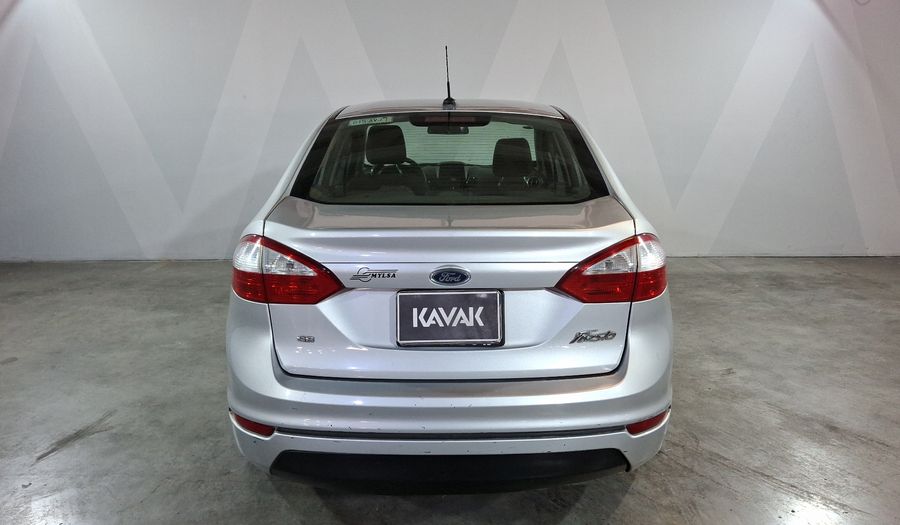 Ford Fiesta 1.6 SE MT Sedan 2017