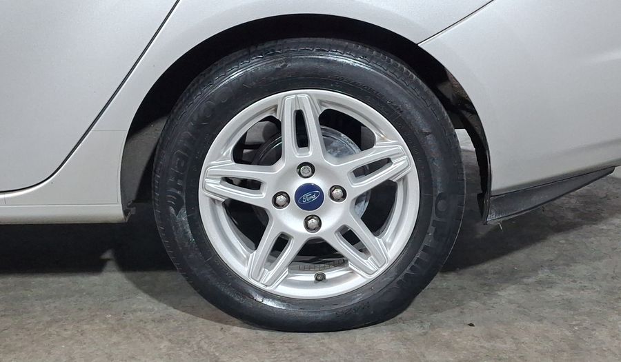 Ford Fiesta 1.6 SE MT Sedan 2017