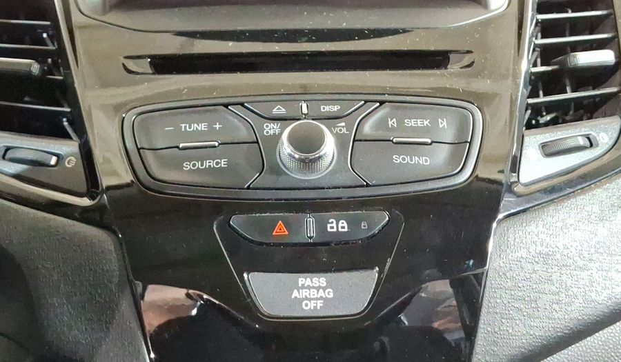 Ford Fiesta 1.6 SE MT Sedan 2017