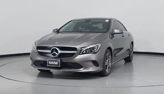 Mercedes Benz • Clase CLA
