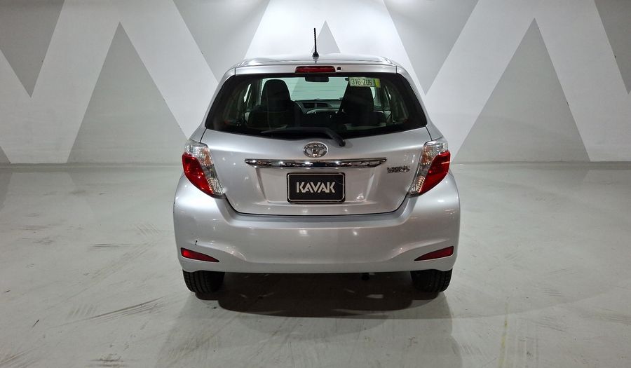 Toyota Yaris 1.5 PREMIUM AT 5PTAS Hatchback 2014