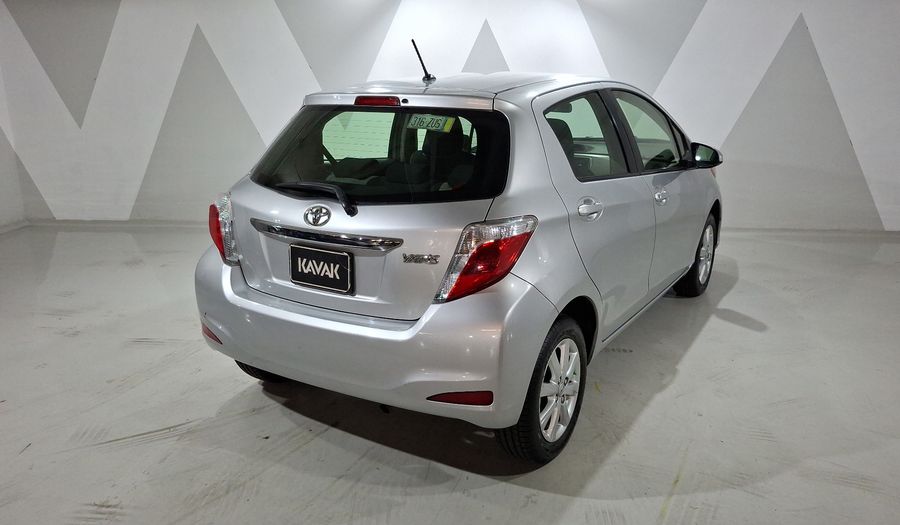 Toyota Yaris 1.5 PREMIUM AT 5PTAS Hatchback 2014