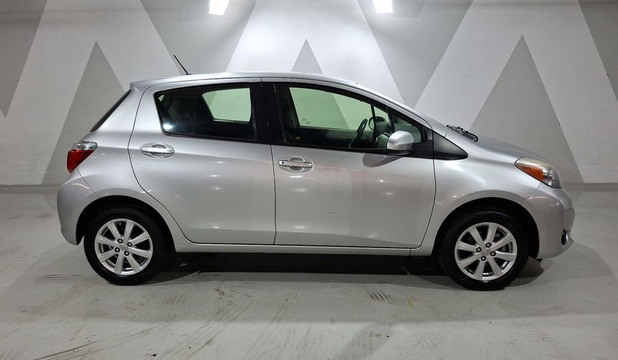Toyota Yaris 1.5 PREMIUM AT 5PTAS Hatchback 2014